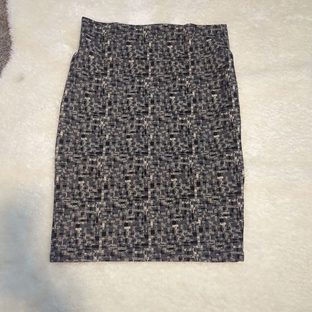 LuLaRoe Cassie Pencil Skirt With Black & White Design Size M